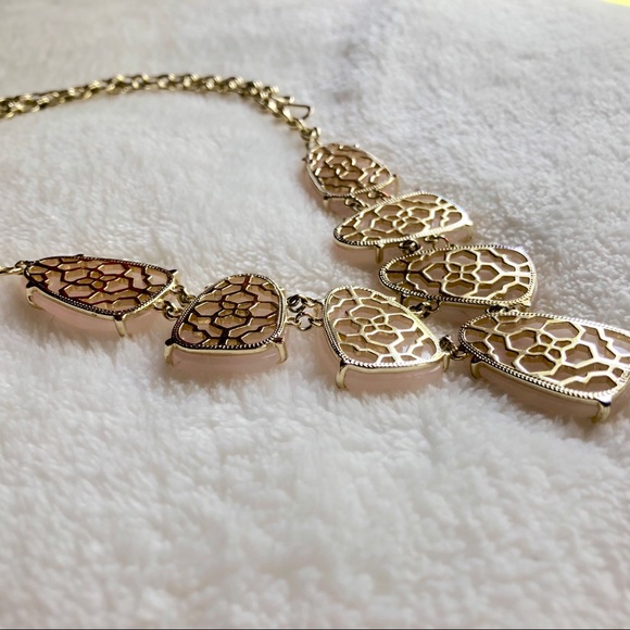 SOLD! VGUC Kendra Scott Harlie in Rose Quartz - Picture 4 of 7